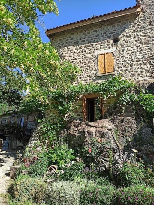 Gîte le rocher du château de Retourtour Lamastre Extérieur photo